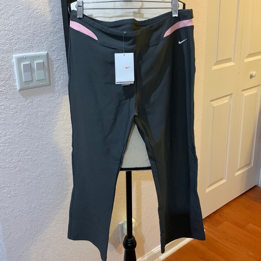 NWT Nike Fit Dry size Large Low Rise Work-Out Legging